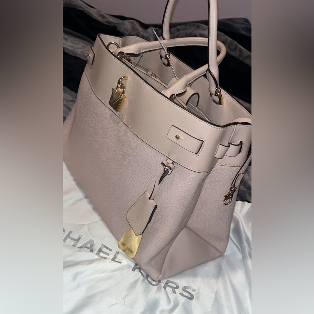 Michael Kors Satchel NWOT! - Picture 4 of 15